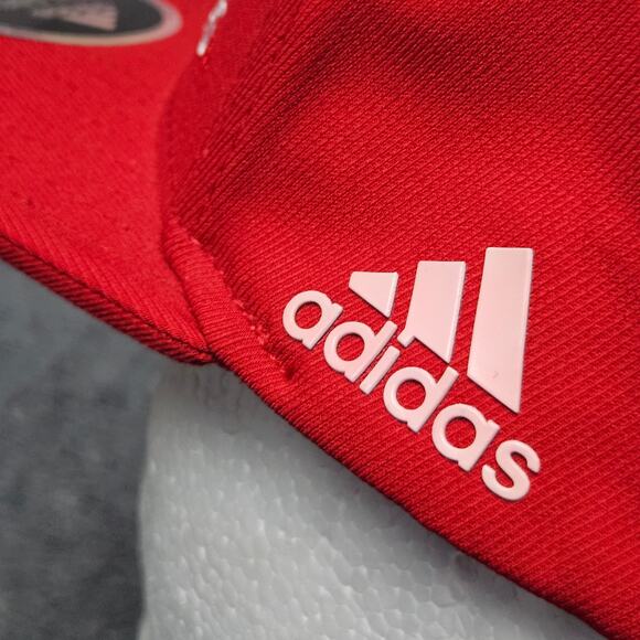 Wisconsin Badgers Adidas Snapback Hat Red Official Sideline NCAA Cap - Picture 7 of 8